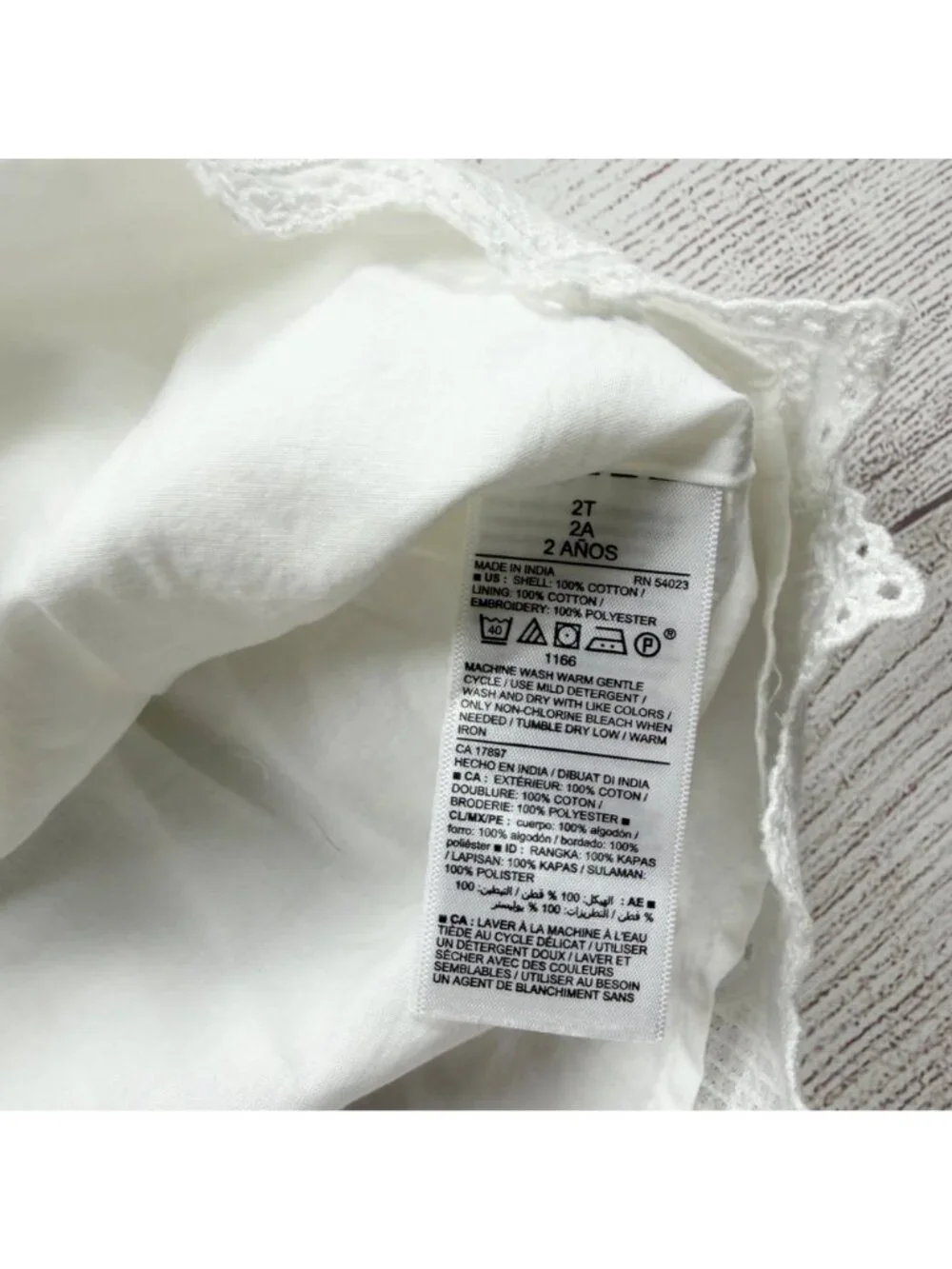 Old Navy Girls White Broderie Anglaise Bell Sleeve Dress NWT 2T